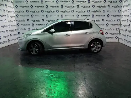 Peugeot 208 1.6 FELINE L13 2014