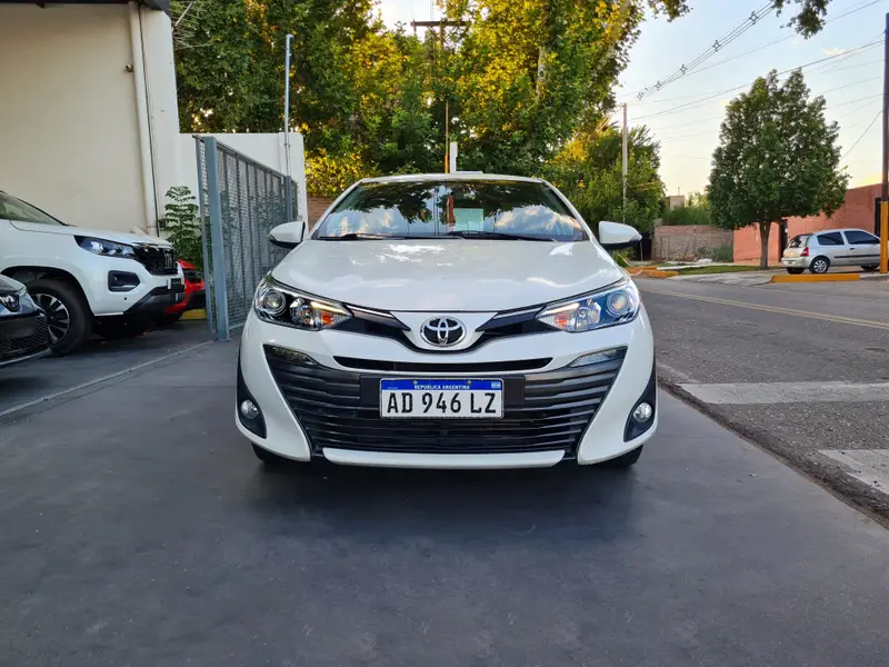 Toyota YARIS XLS 2019