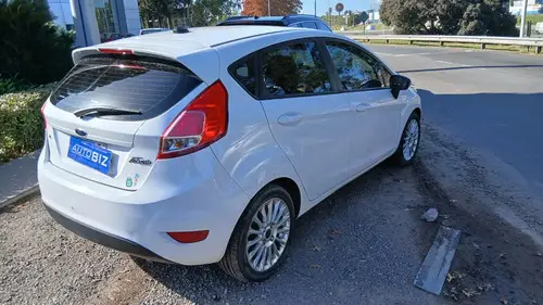 Ford Fiesta Kinetic 1.6 Se Plus 120cv 2014