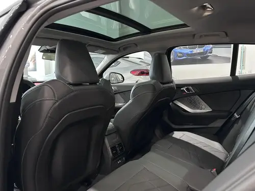 BMW 118i SportLine 2025