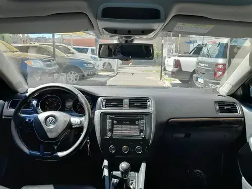 Volkswagen Vento 2.5 Luxury 170cv 2015