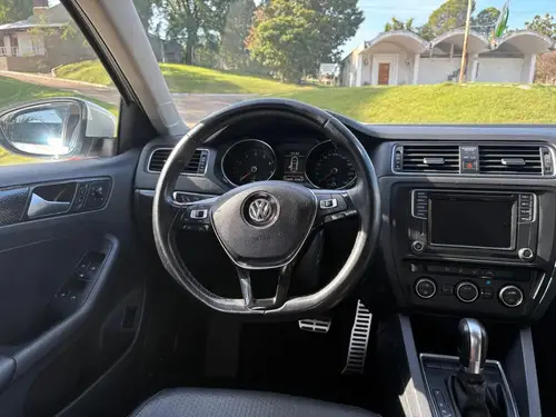 Volkswagen Vento 2.5 Luxury 170cv 2017