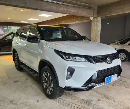 Toyota Hilux SW4 2.8 Tdi Diamante Ii 4x4 7as 6at 2023