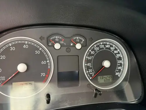 Volkswagen Bora 1.8 Highline T Tiptronic Cuero 2011