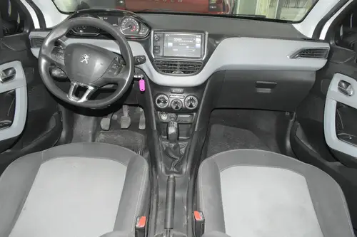 Peugeot 208 1.6 Allure 2015