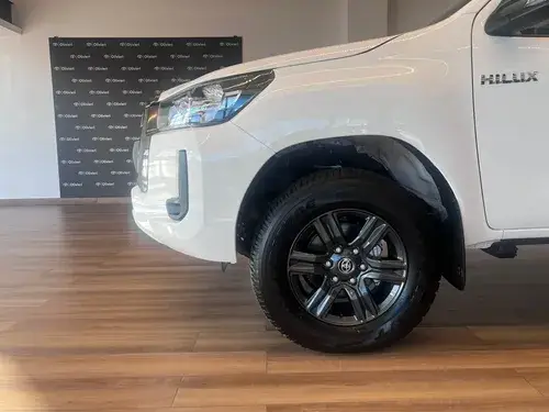 Toyota Hilux Pick-Up 2.8 Cd Sr 204Cv 4X4 At 2026