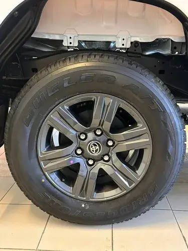 Toyota Hilux Pick-Up 2.8 Cd Srv 204Cv 4X4 At 2025
