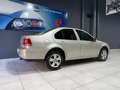 Volkswagen Bora 2.0 MPI TRENDLINE 2013