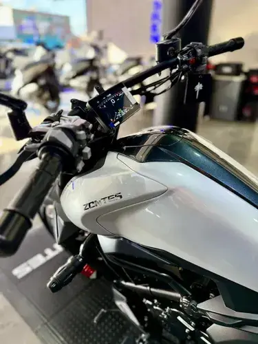 350 V Motocicleta 2025