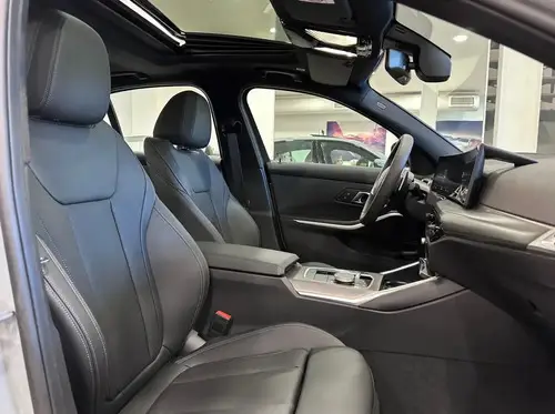 BMW 330i Sedan LCI MSport 2025