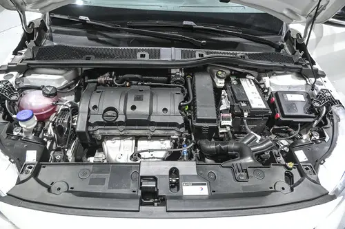 Peugeot 208 1.6 Active Pack 2024