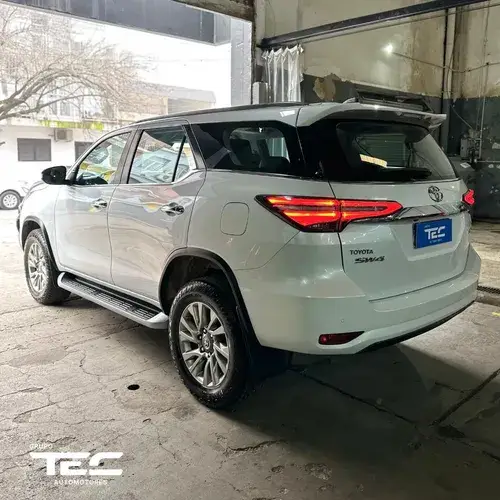 Toyota Hilux SW4 2.8 Srx 177cv 4x4 7as 6at 2023