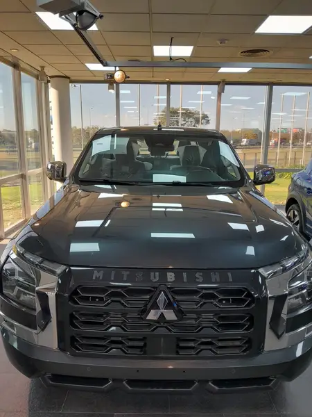 L200 2.4L GLS L200 2.4L GLS 6AT 4WD FULL 2026