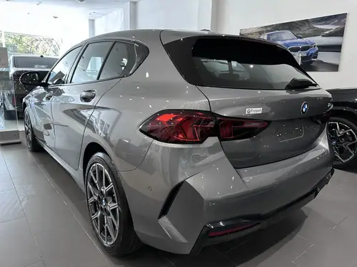 BMW 118i SportLine 2025