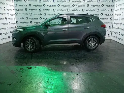 Hyundai Tucson 2.0 4X4 PREMIUM AT L16 2017