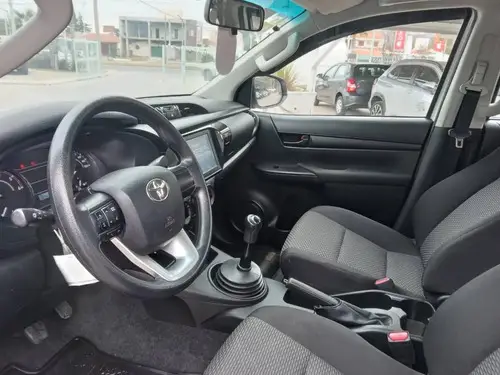 Toyota Hilux 2.4 Dc 4x4 Tdi Dx 2021