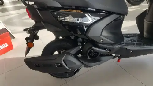 Ray Zr 125 Scooters 2024
