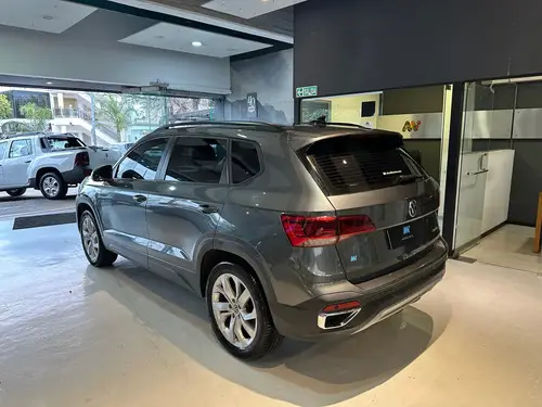 Volkswagen Taos Confortline 250 TSI AT 2022
