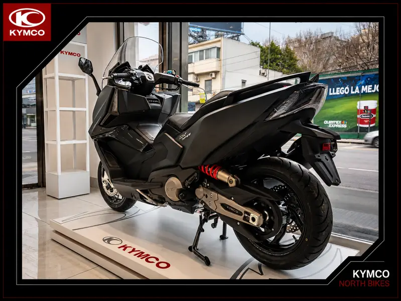 AK Premium 575 Maxi-scooter 2026