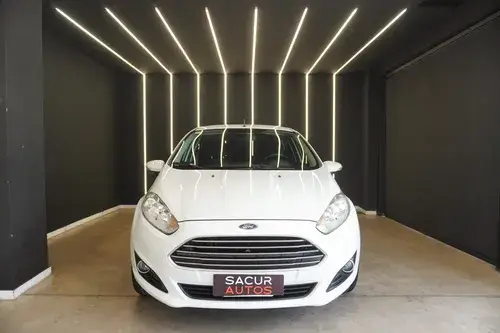 Ford Fiesta 1.6 5P SE (KD) 2015