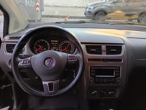 Volkswagen Suran 1.6 Highline 101cv 2013