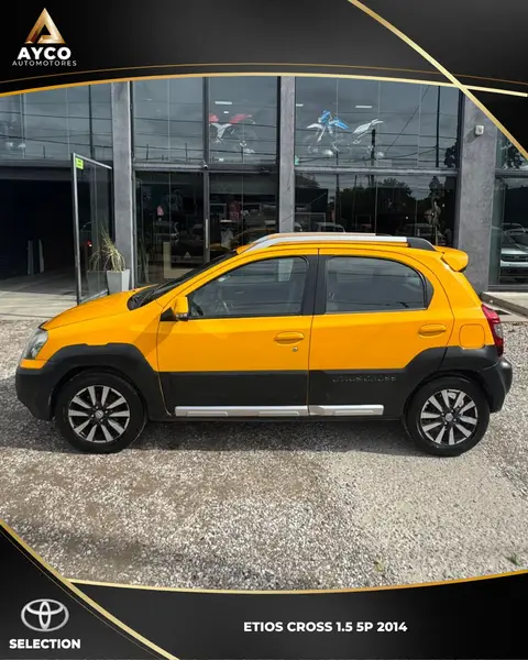 Toyota ETIOS 1.5 CROSS 2014