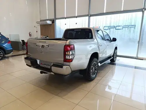 L200 2.4 Di-d High Power 181cv Cuero 2022