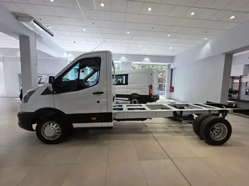 Ford Transit 2.2 Chasis 470e 2025