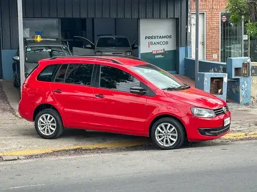 Volkswagen Suran 1.6 Comfortline 101cv 2014