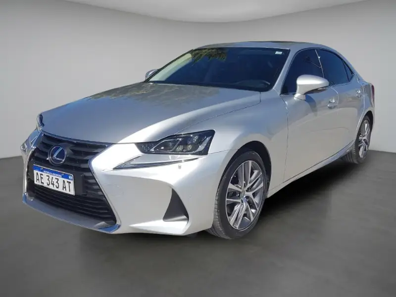 IS 300h Luxury 2020