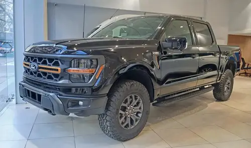 Ford F-150 5.0L V8 Tremor 4X4 At 2025