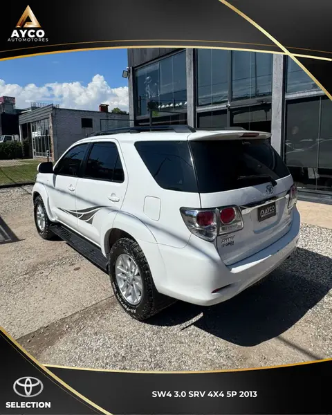 Toyota SW4 3.0TDI D-4D SRV CUERO 4X4 7PLS 2013