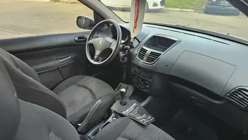 Peugeot 207 1.4 Active 75cv 2012