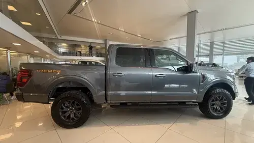 Ford F-150 5.0L V8 Tremor 4X4 At 2026