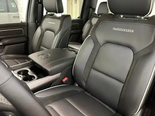 RAM 1500 5.7 Laramie Nigth Edition 2026