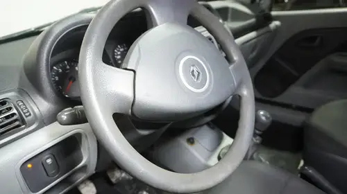 Renault Clio 1.2 Authentique Pack Ii 75cv 2012