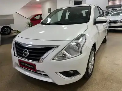 Nissan Versa 1.6 Advance Mt 2017