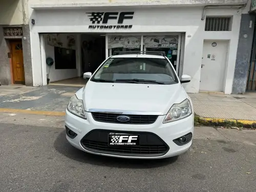 Ford Focus 2 1.6 Trend Sigma 5P 2012