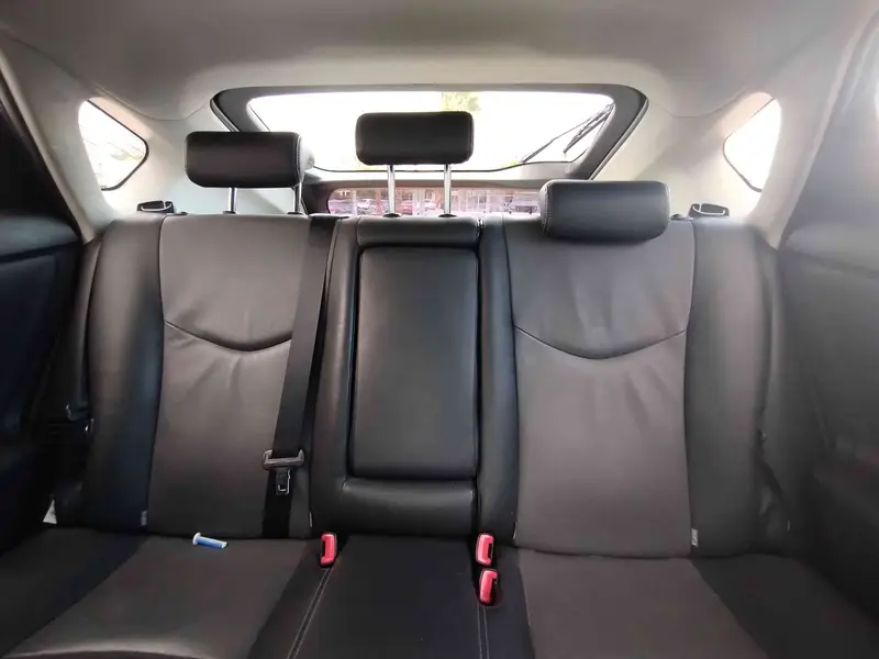 Toyota Prius 1.8 CVT L/12 2013