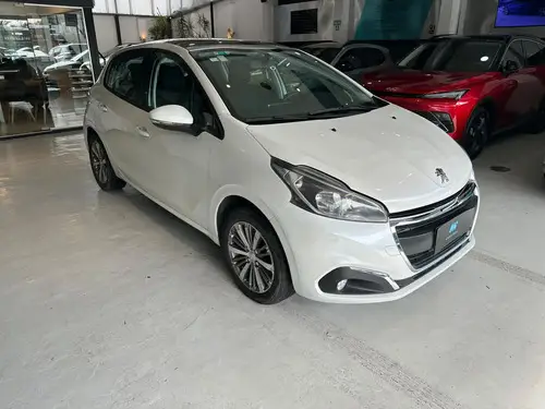 Peugeot 208 Allure 1.6 MT 2016