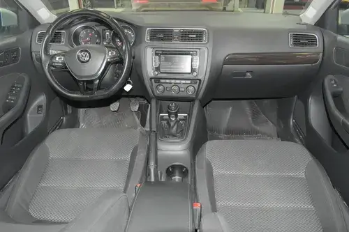 Volkswagen Vento 2.0 Luxury I 140cv 2015