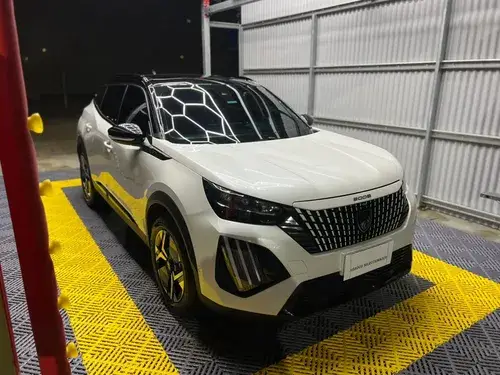 Peugeot 2008 1.0T Gt 2025