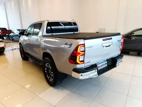 Toyota Hilux Pick-Up 2.8 Cd Srx 204cv 4x4 Mt 2021