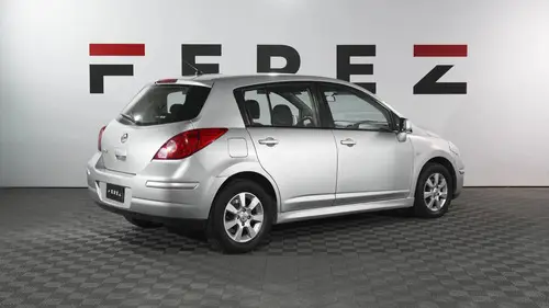 Nissan Tiida 1.8 Visia 2013