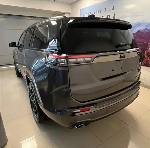 Jeep Commander 2.0 T BLACKHAWK 2025