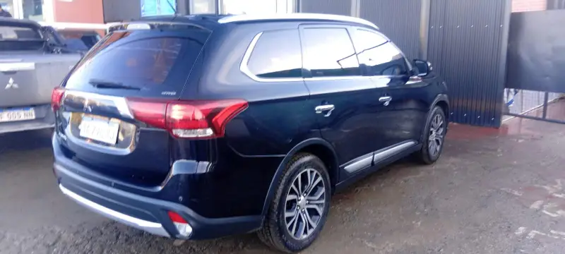 OUTLANDER GLS 2016