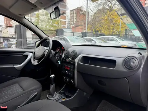 Renault Sandero 1.6 8V PACK L11 2011