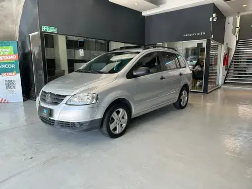 Volkswagen Suran 1,6 TRENDLINE 2010