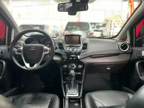 Ford Fiesta Kinetic 1.6 Titanium Powershift 120cv 2015