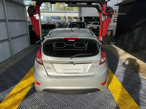Ford Fiesta Kinetic 1.6 Titanium Powershift 120cv 2015